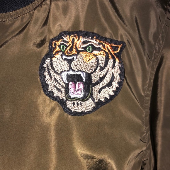 Love Tree Bomber Jacket with patch details sz L - Picture 3 of 9